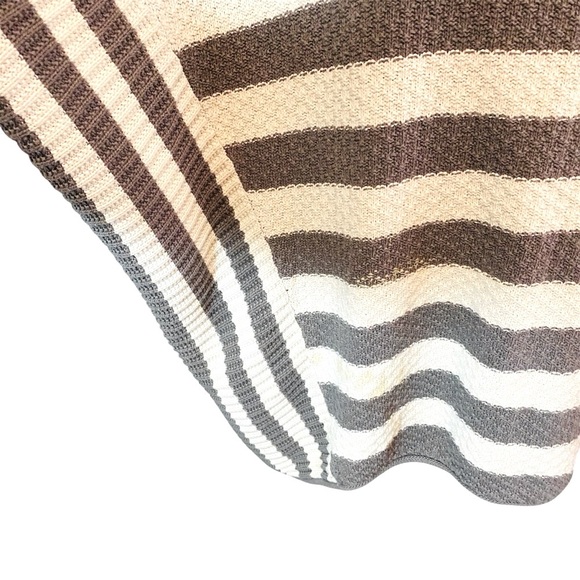 Torrid Womens Striped Gray and Cream Knit Short Sleeve Sweater Top - Picture 4 of 4